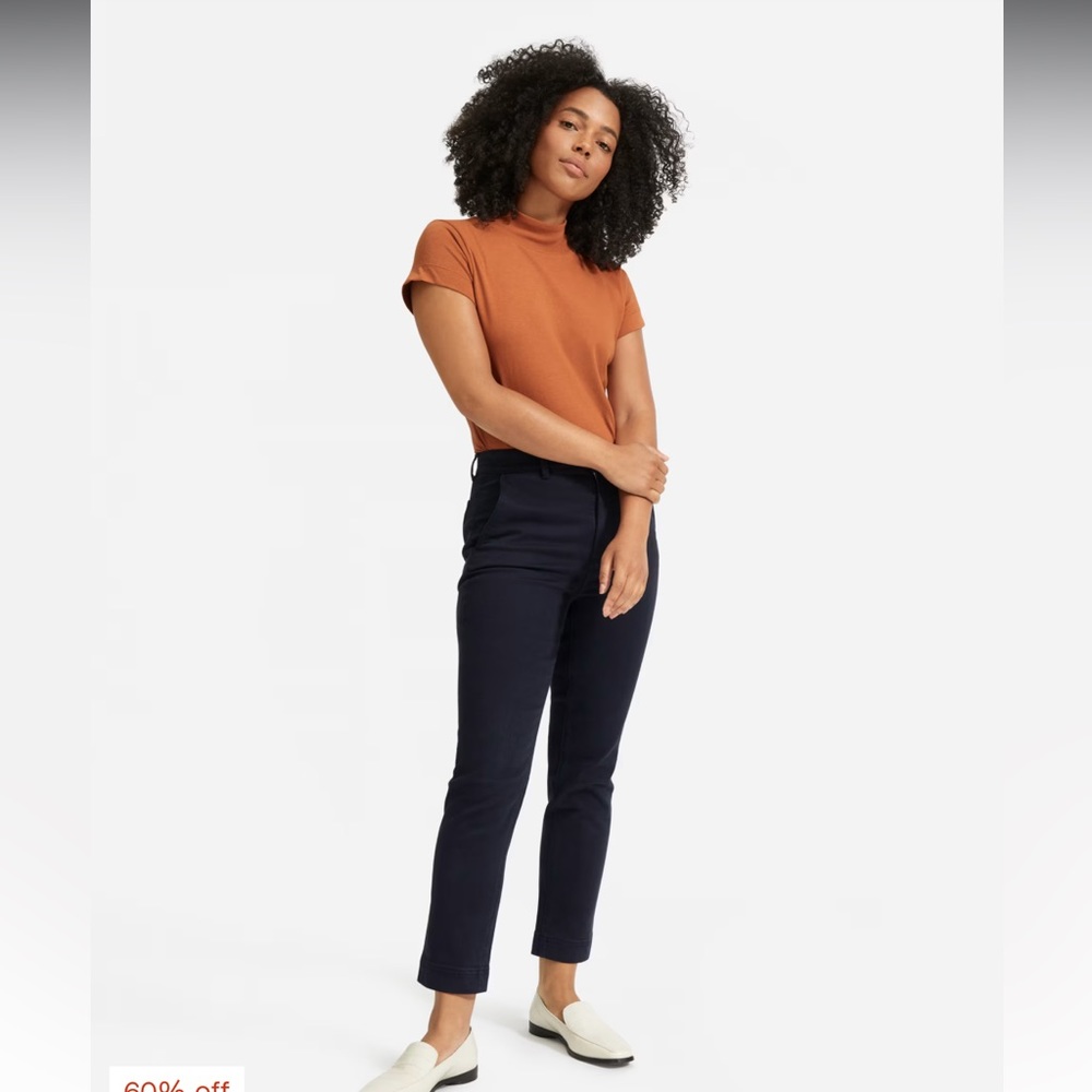 4 Everlane Women’s The Slim-Leg Crop Navy Sold Out Navy front pockets